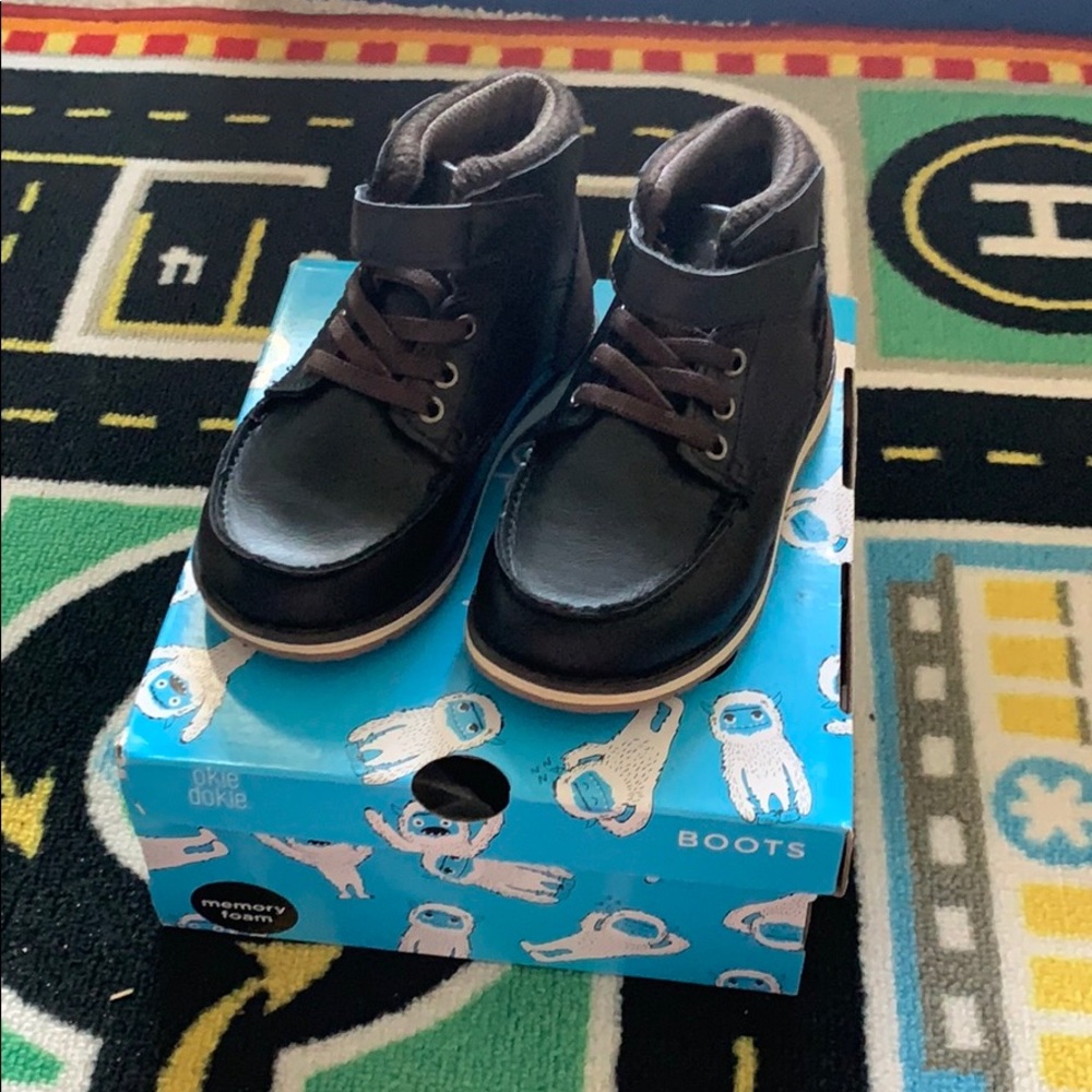 New in Box Okie Dokie Toddler Boots Size 8